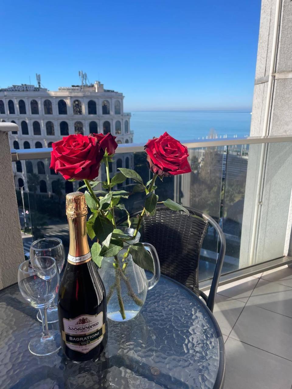 Sea View Rock Hotel Batumi Esterno foto